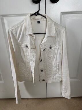 American Eagle Outfitters Off-White Denim Jacket